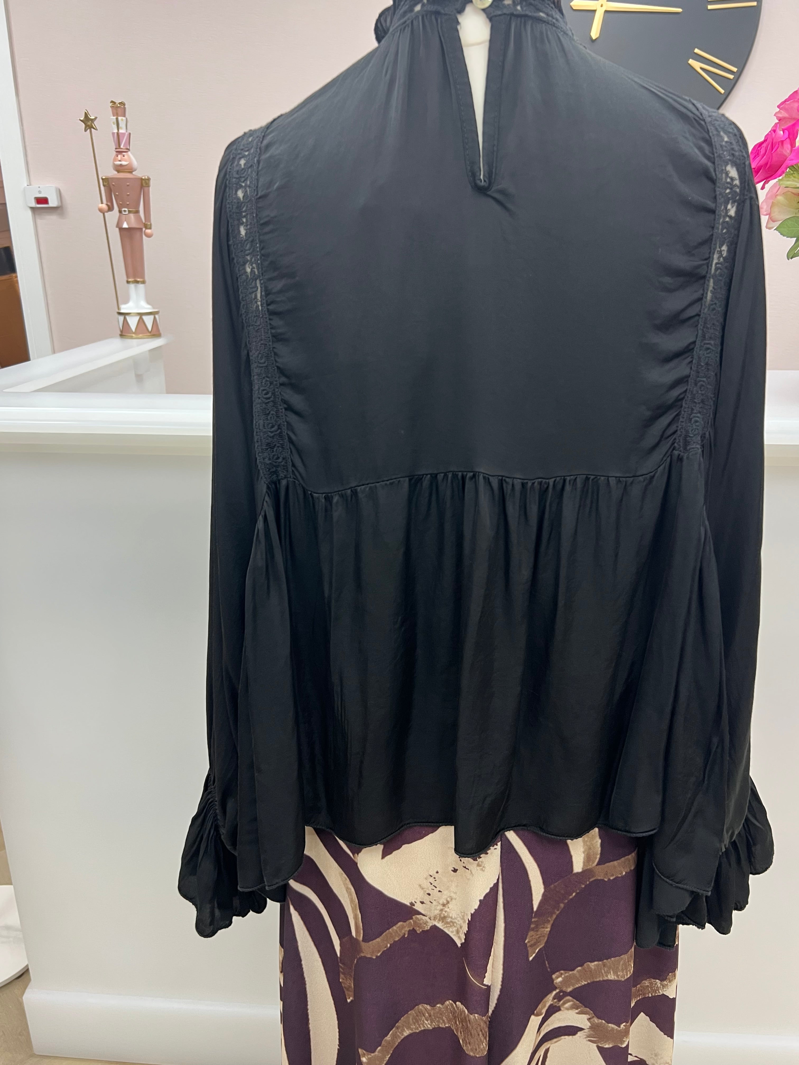 🖤 Midnight Frill Blouse