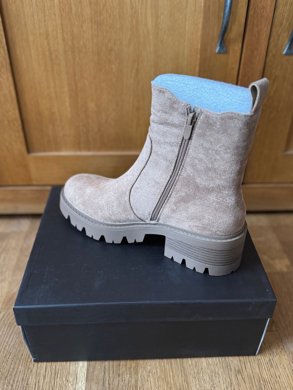 🥾 Finn Boot Collection – Where Texture Meets Tenacity