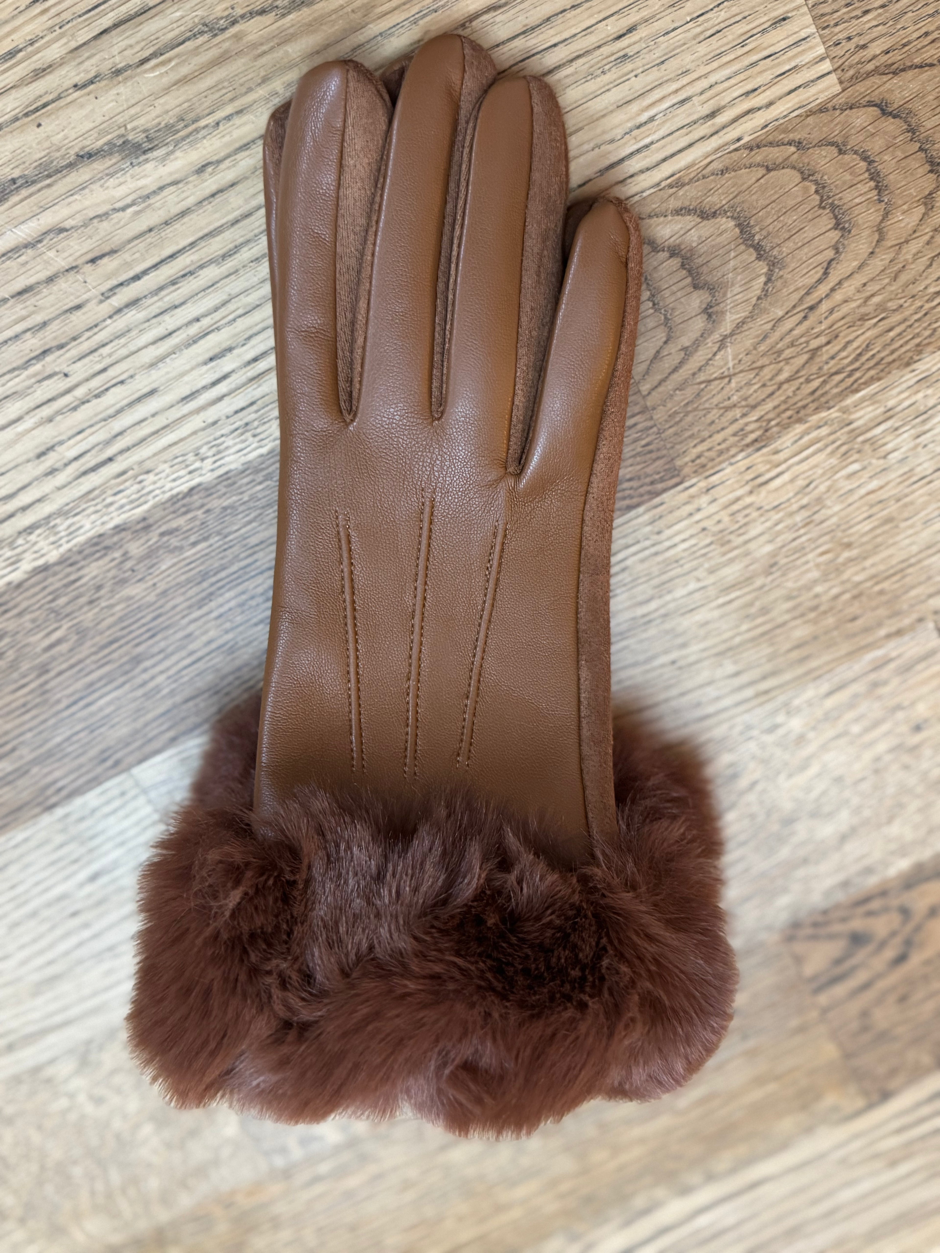 ❄️ Luxe Touch Faux Leather Gloves
