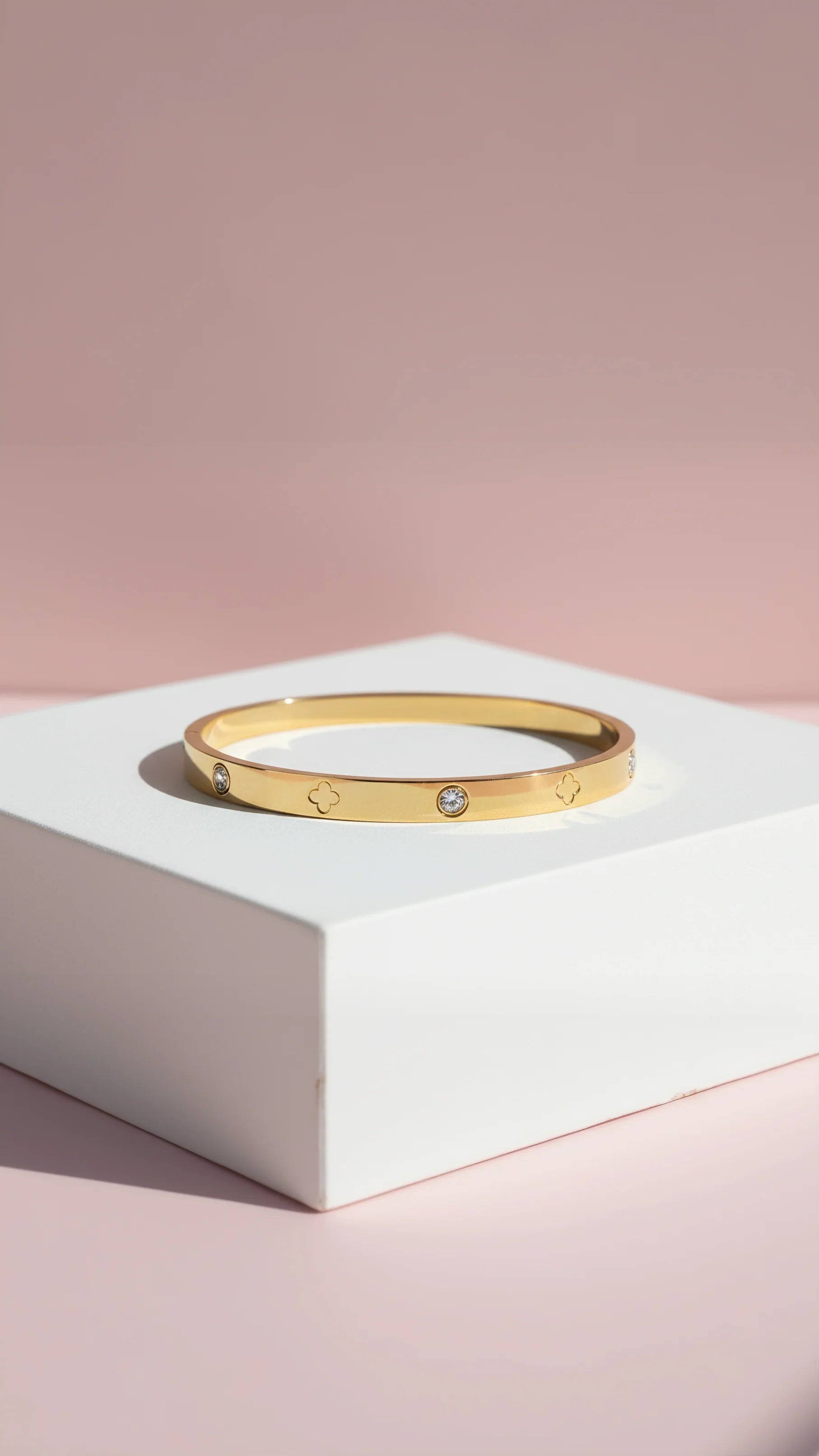 Clover Love Bangle