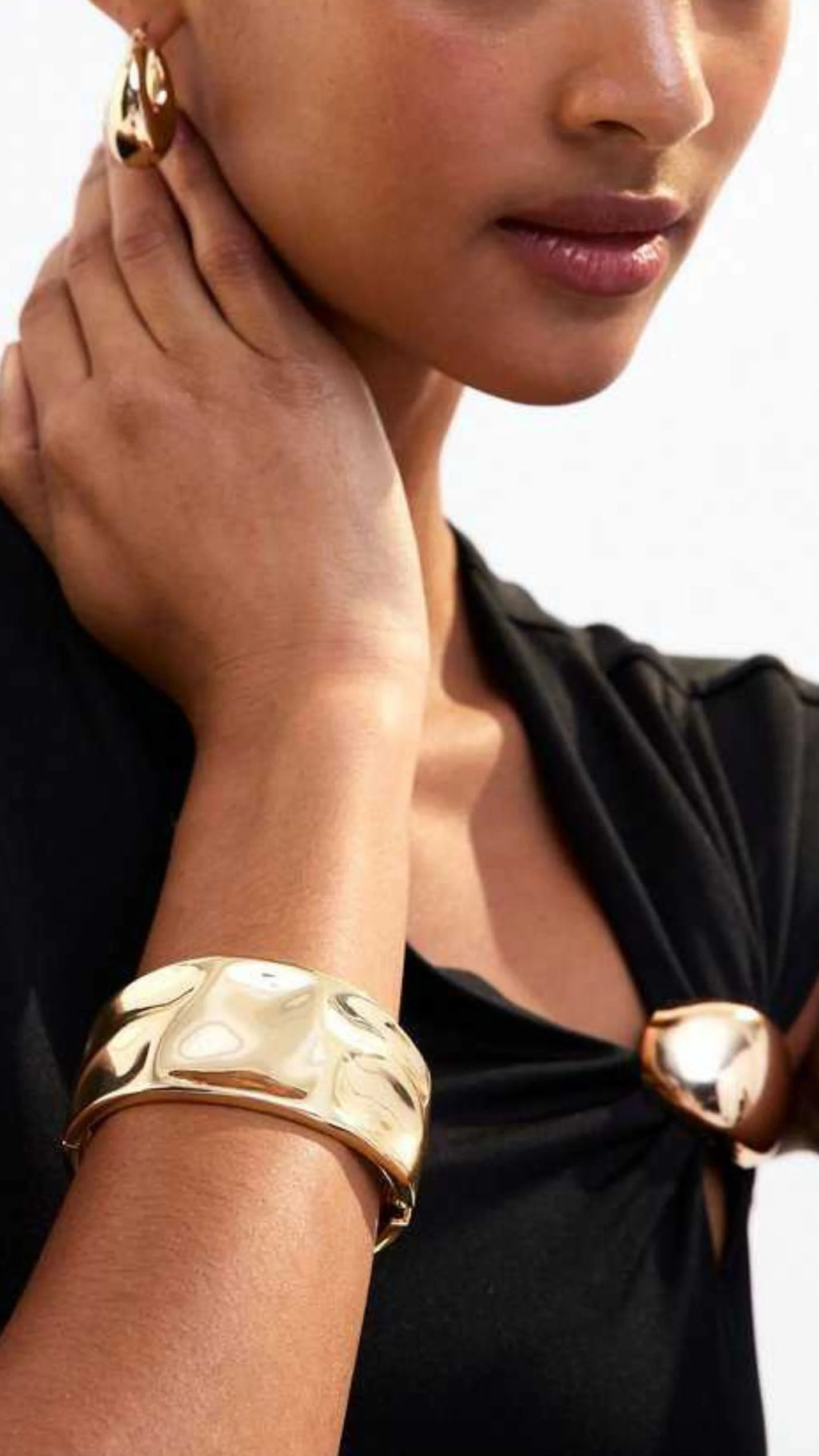 Sculpted Radiance Bracelet