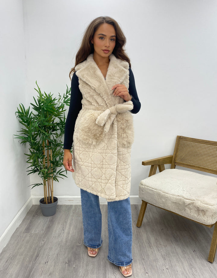 The Moon veil gilet 🌒